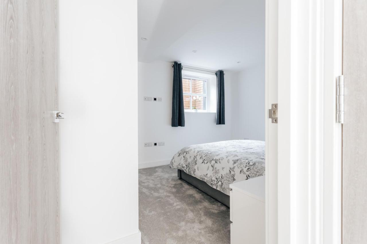 Contemporary Two Bedroom Duplex - Secluded Residence With Parking In A Prime Central Location 伯恩茅斯 外观 照片