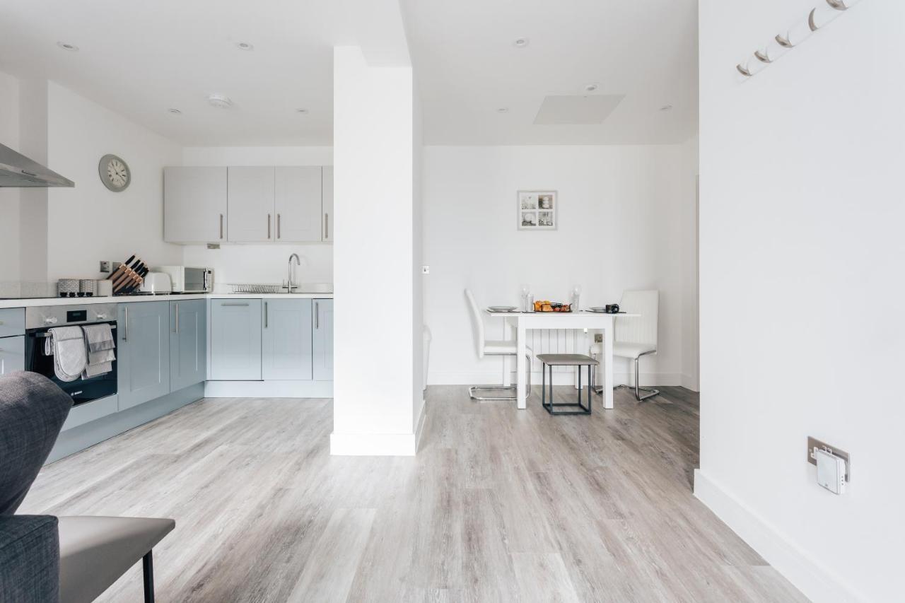 Contemporary Two Bedroom Duplex - Secluded Residence With Parking In A Prime Central Location 伯恩茅斯 外观 照片